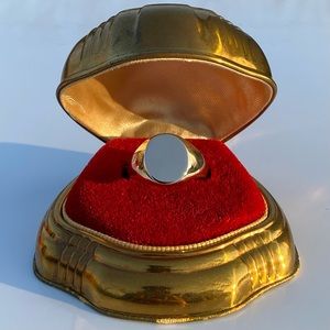 Vintage Mid-Century 60s/70s Tiffany & Company 14K Solid Gold Oval Signet Ring.